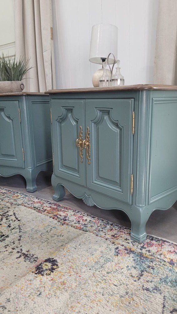 Vintage Drexel Heritage nightstands