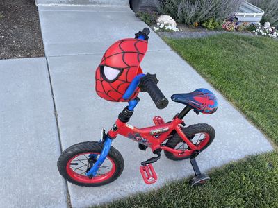 Marvel Spider-Man Kids Bike, 12-inch Wheels, Training Wheels, Red/Blue, Excellent Condition