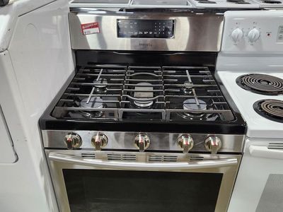 Samsung Stainless Steel Gas Range with 5 Burner Cooktop & Self-Cleaning Oven