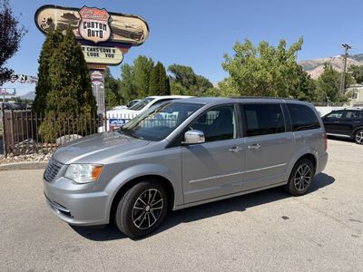 2015 Chrysler Town and Country Touring-L