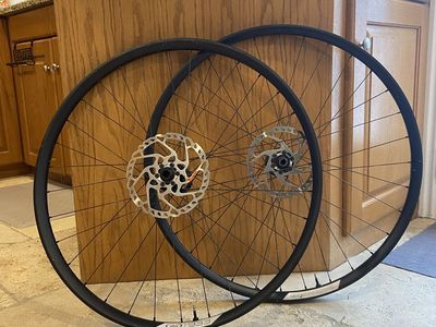 Ibis 933 29” Aluminum wheelset with Shimano rotors