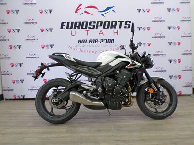 2025 Triumph STREET TRIPLE R
