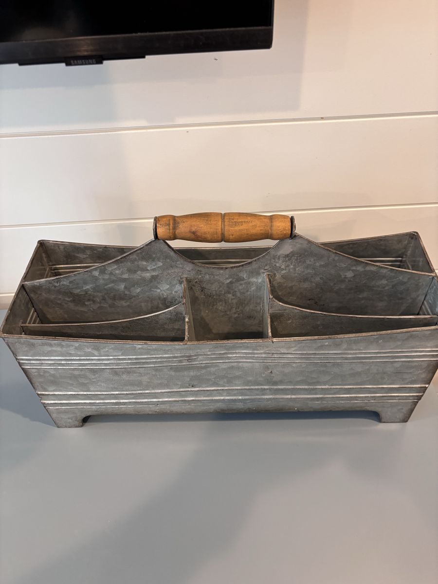 Darling Metal Caddy.