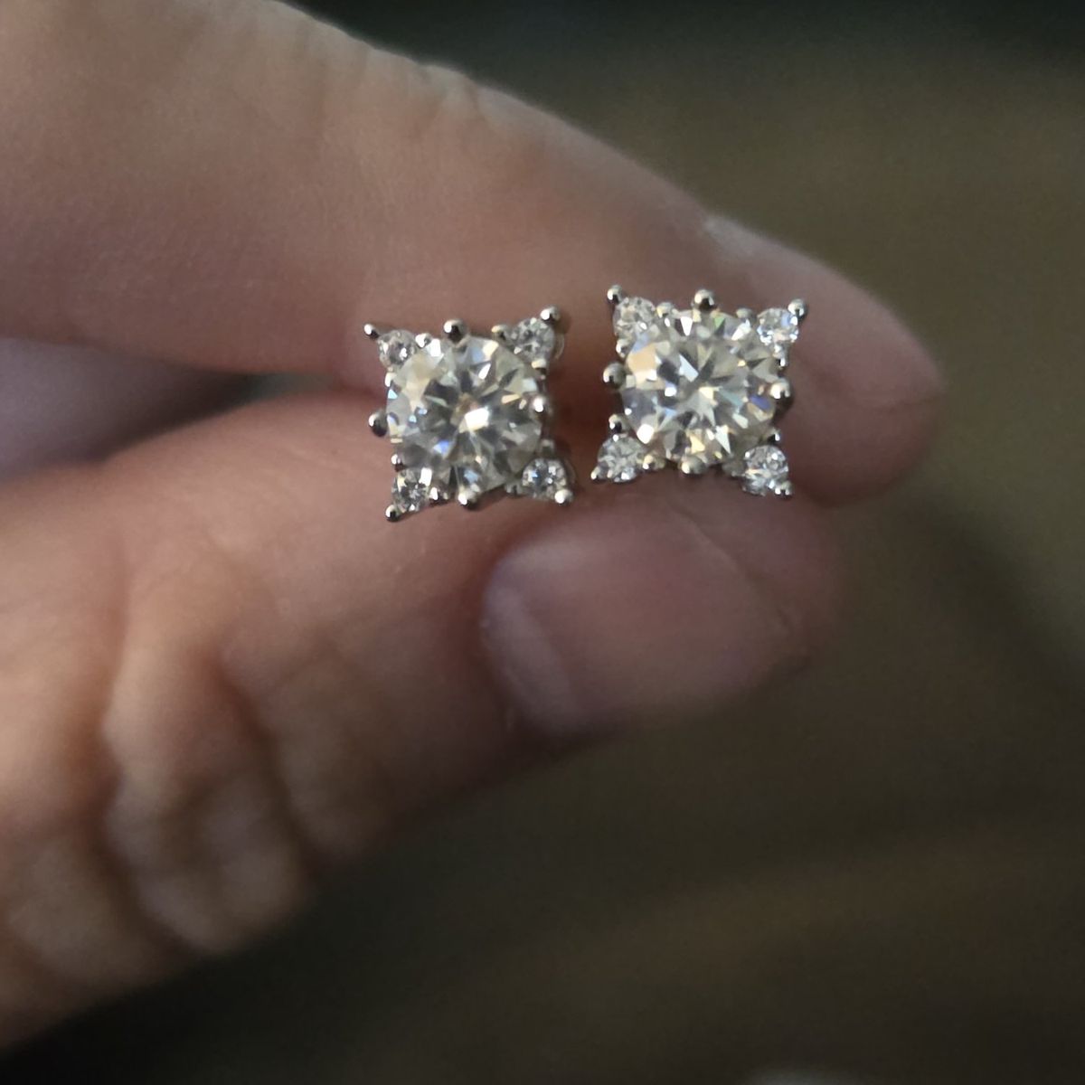 1 carat moissanite diamond earings