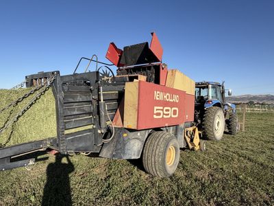 New holland 590