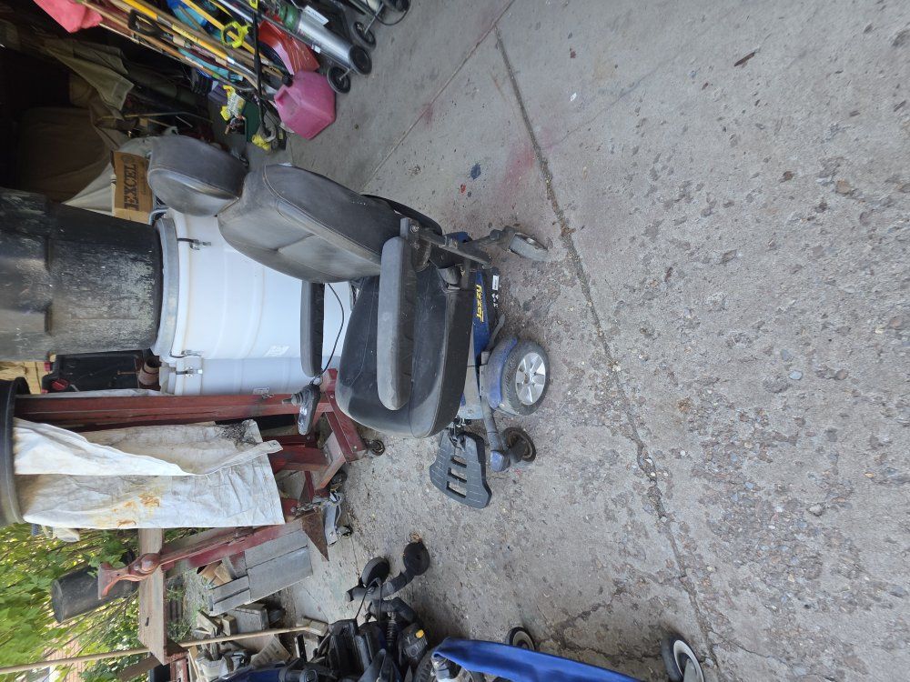 Main image 6