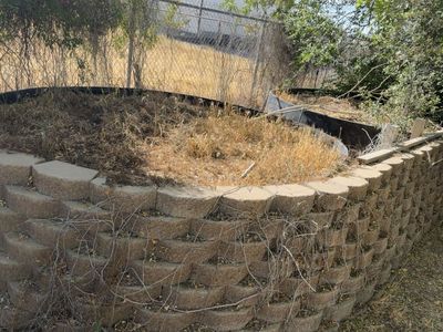 Decorative retaining wall blocks