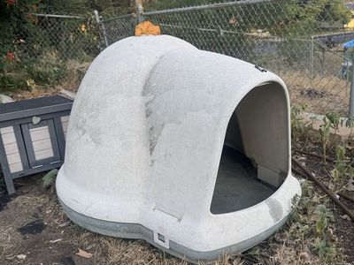 Petmate Indigo Dog House Outdoor Kennel Large Igloo Style