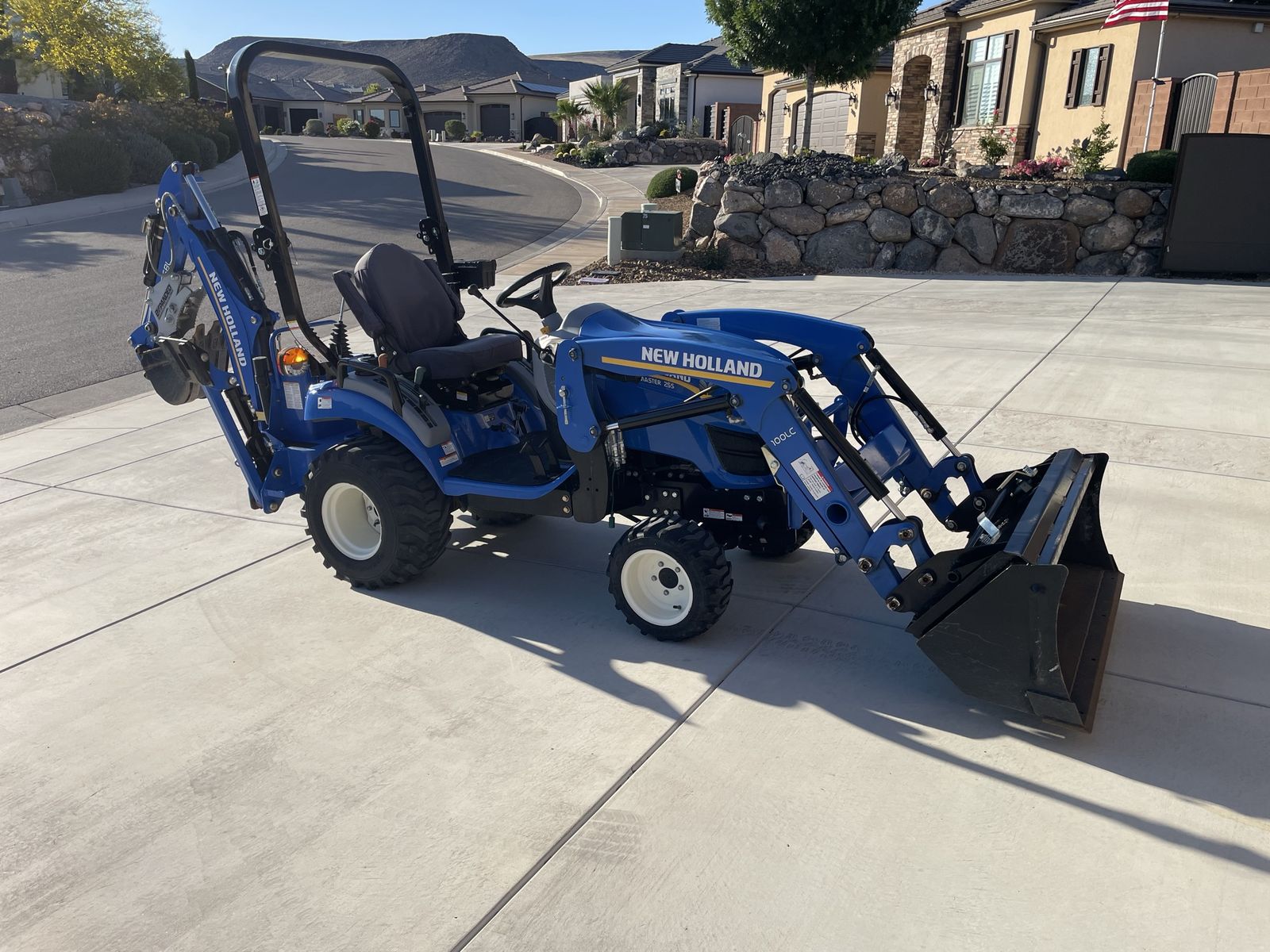 2021 New Holland Workmaster 25S Tractor with Backhoe