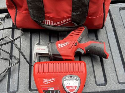 Milwaukee M12 HACKZALL Reciprocating Saw Kit with Charger and Bag - Cordless Power Tool
