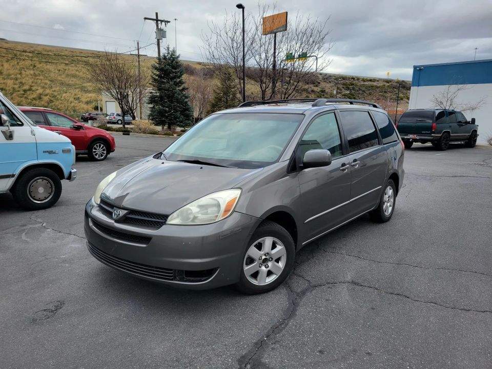 2005 Toyota Sienna XLE 7 Passenger