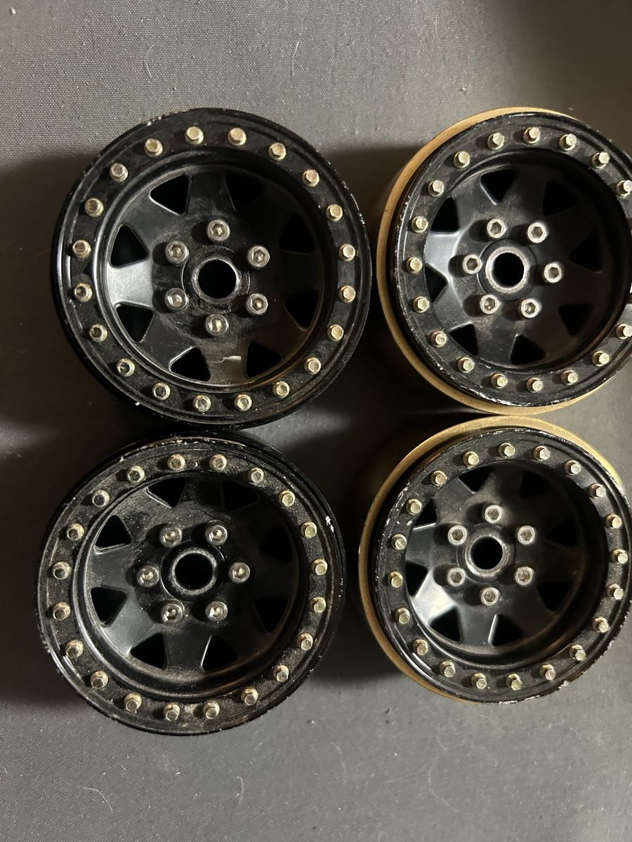 Black 1.9 wagon wheels