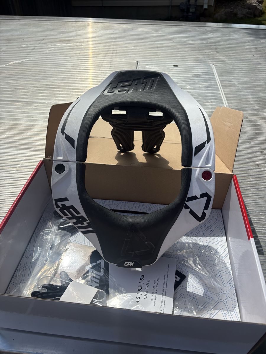 Leatt 5.5 neck brace