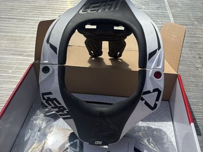 Leatt 5.5 neck brace