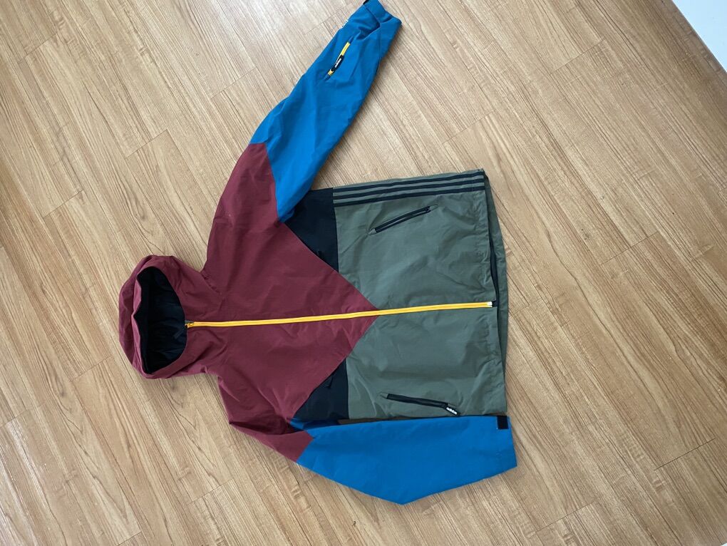 Adidas Snowboarding Outerwear Size M/L