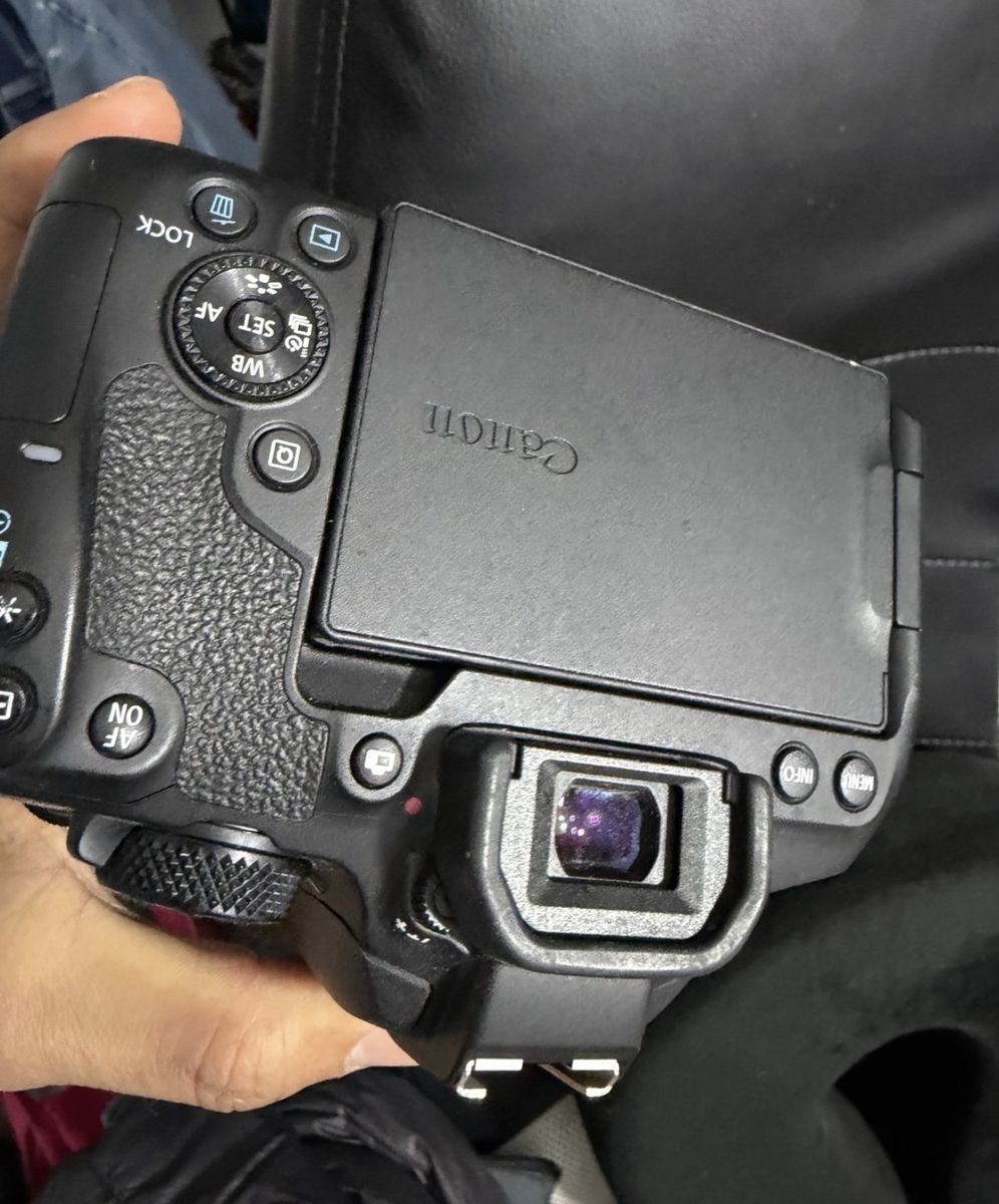 Canon t8i bundle
