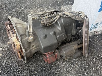 Eating Fuller 13 speed transmission