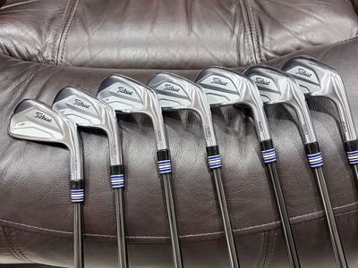 Titleist 620 CB 4-PW KBS $-taper 120 Blackout