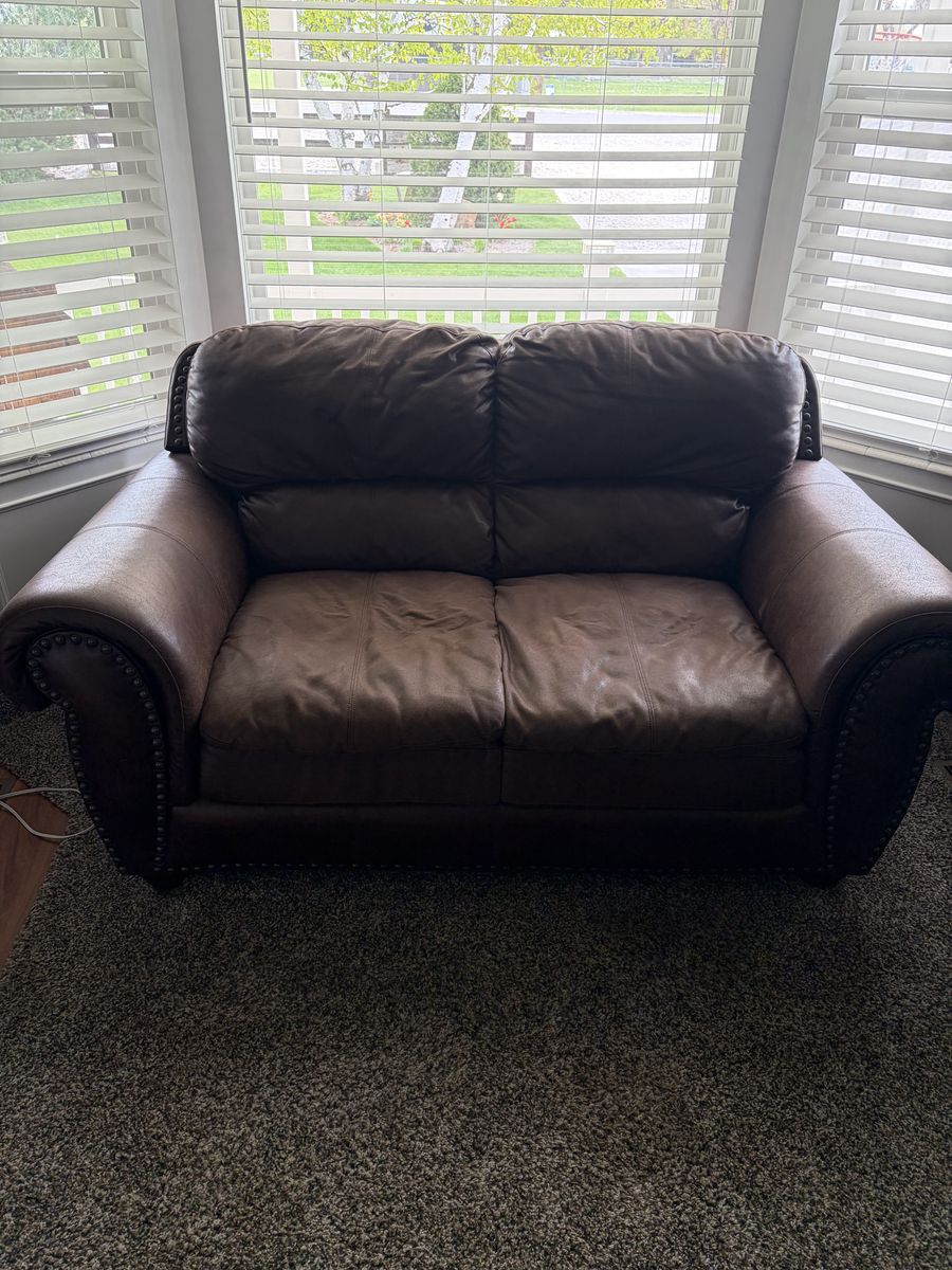 Matching Leather Couch And Love Seat