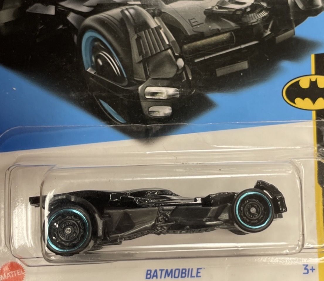 Hot Wheels BATMOBILE BATMAN SUPERMAN BATMAN 2024