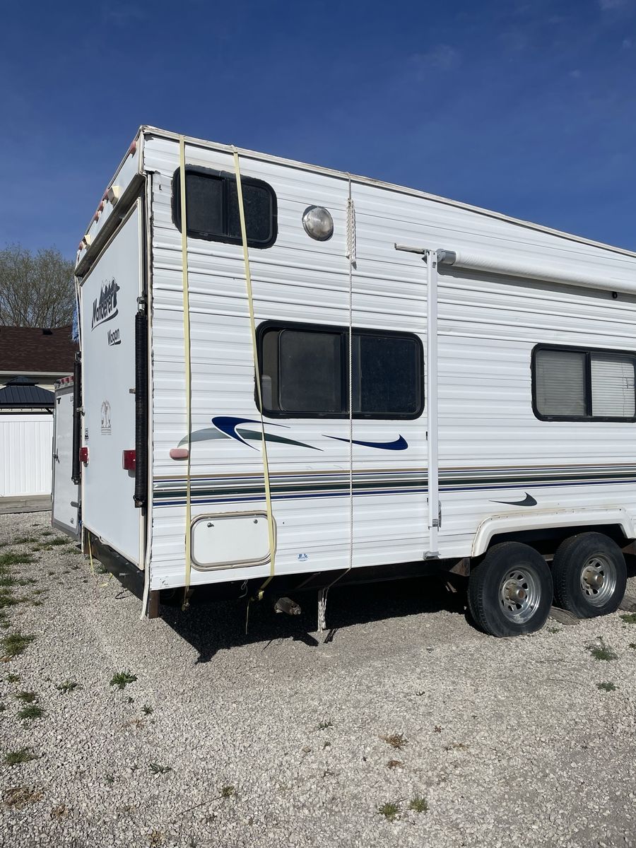 Wanderer Wagon Travel - Damaged Trailer