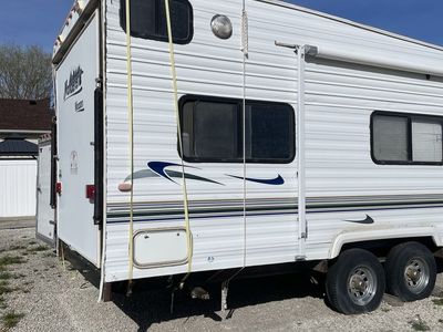 Wanderer Wagon Travel - Damaged Trailer