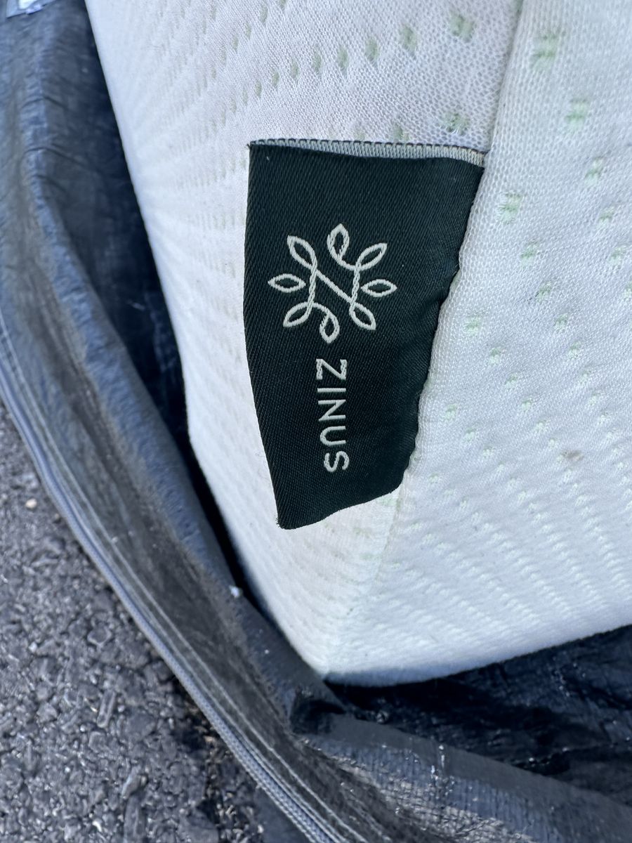 King Zinus Green Tree Memory Foam Mattress