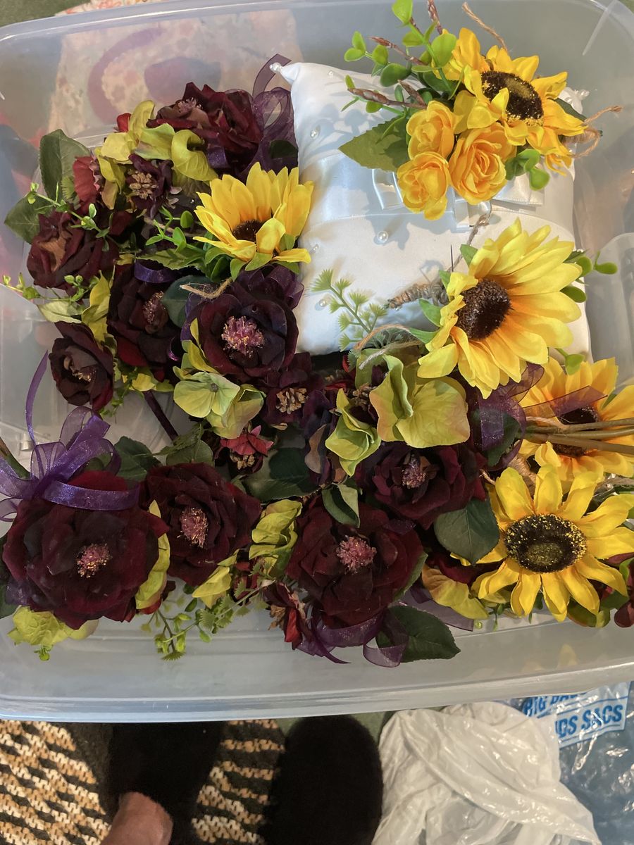 Wedding boutonnieres and corsages