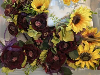 Wedding boutonnieres and corsages