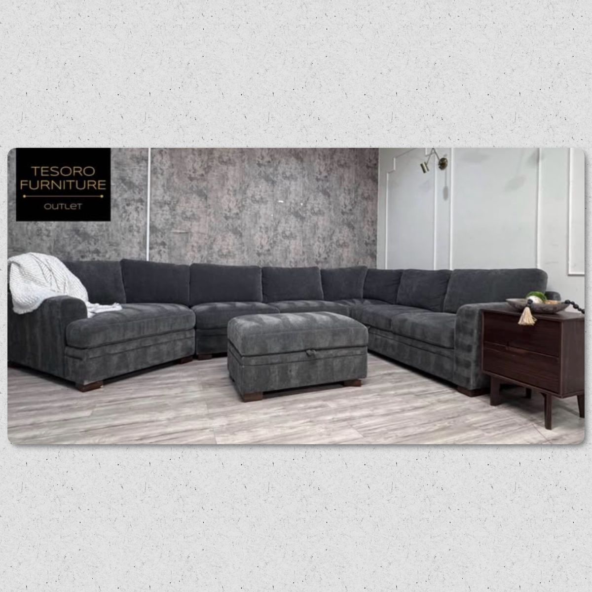 THOMASVILLE MERRAN SECTIONAL WITH EXTRA STORAGE
