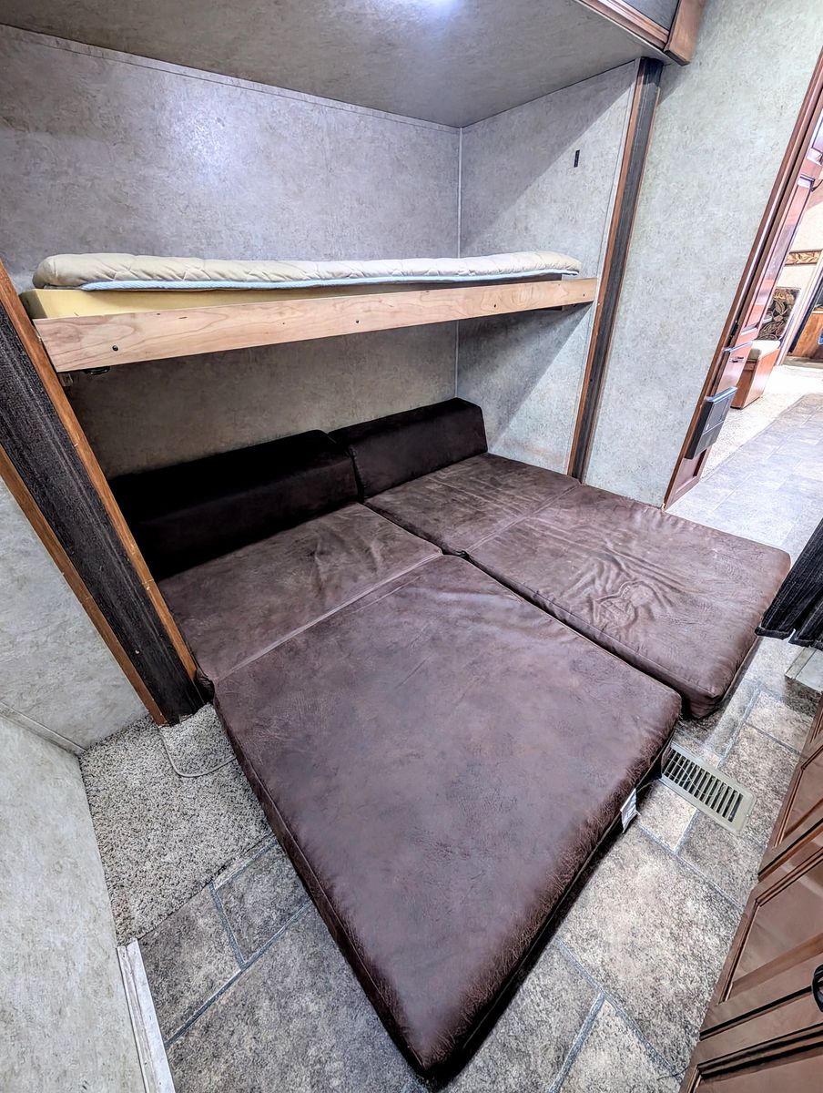 Main image 14