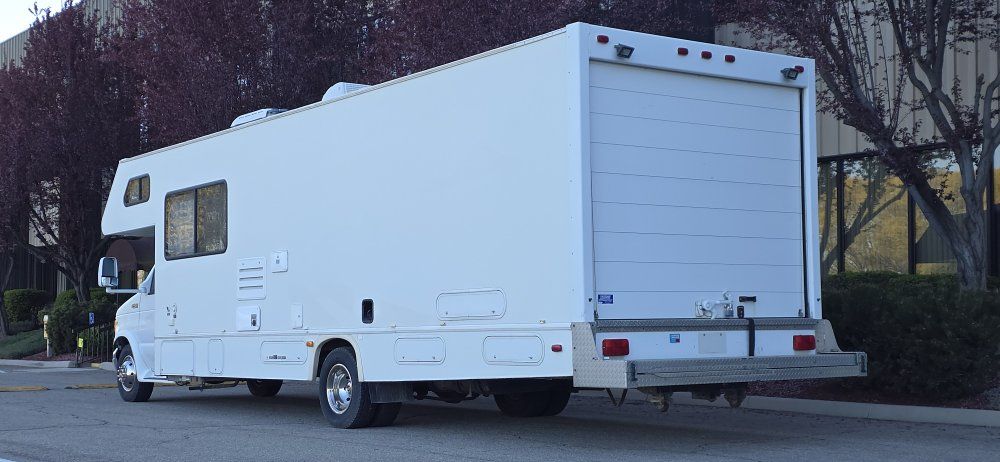 2003 Thor Motor Coach Four Winds Fun Mover 31C