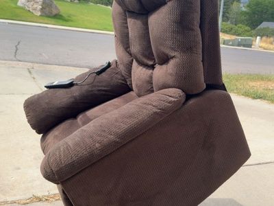 Harper & Bright Designs Brown Power Lift Recliner Chair w/ Remote Control