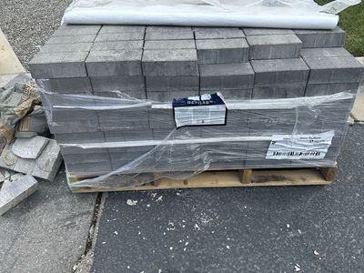 Oldcastle APG Holland 4x8 60mm Rio Blend Pavers - New Condition