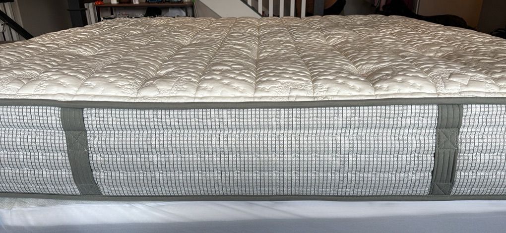 Flawless! Cali King Aireloom + box Springs! $750