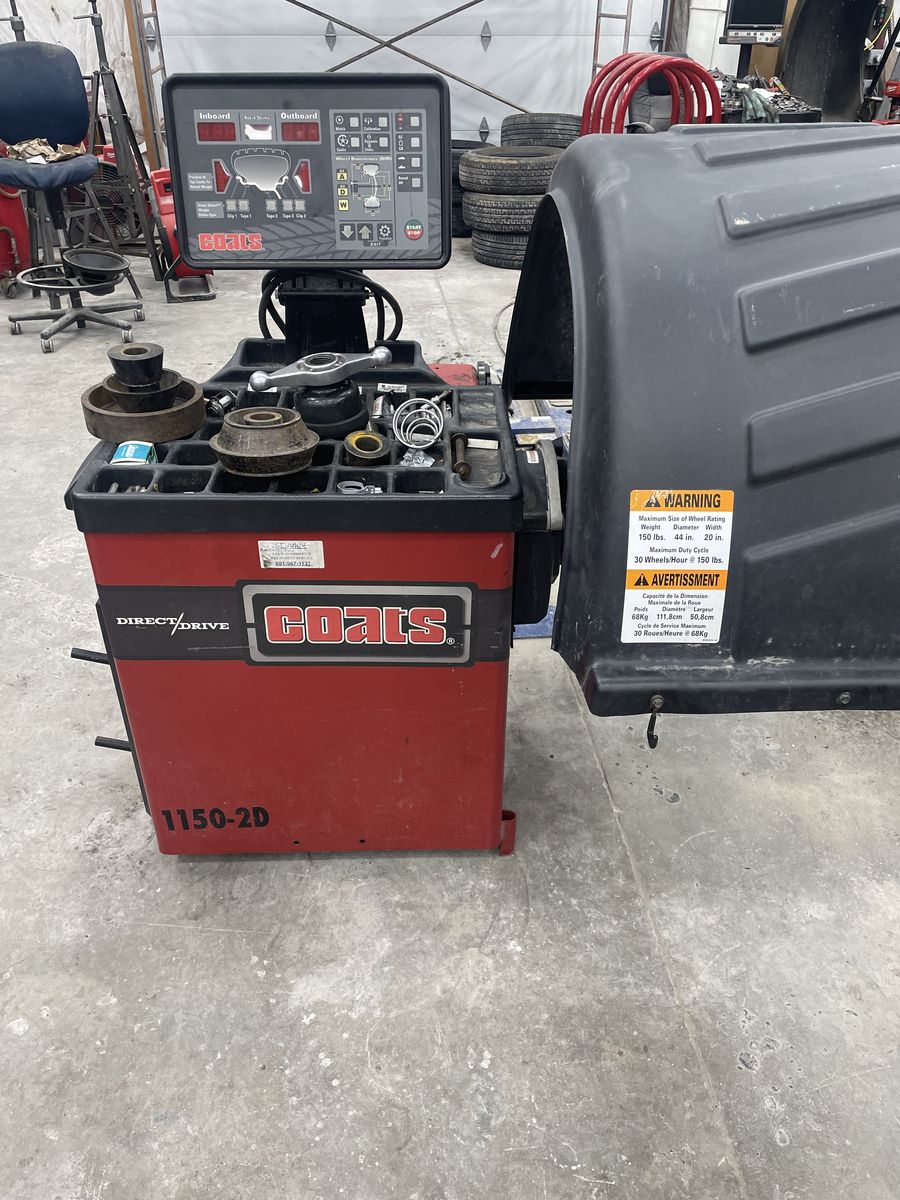 Tire or wheel balancer