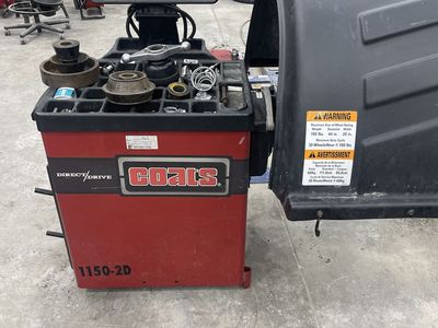 Tire or wheel balancer