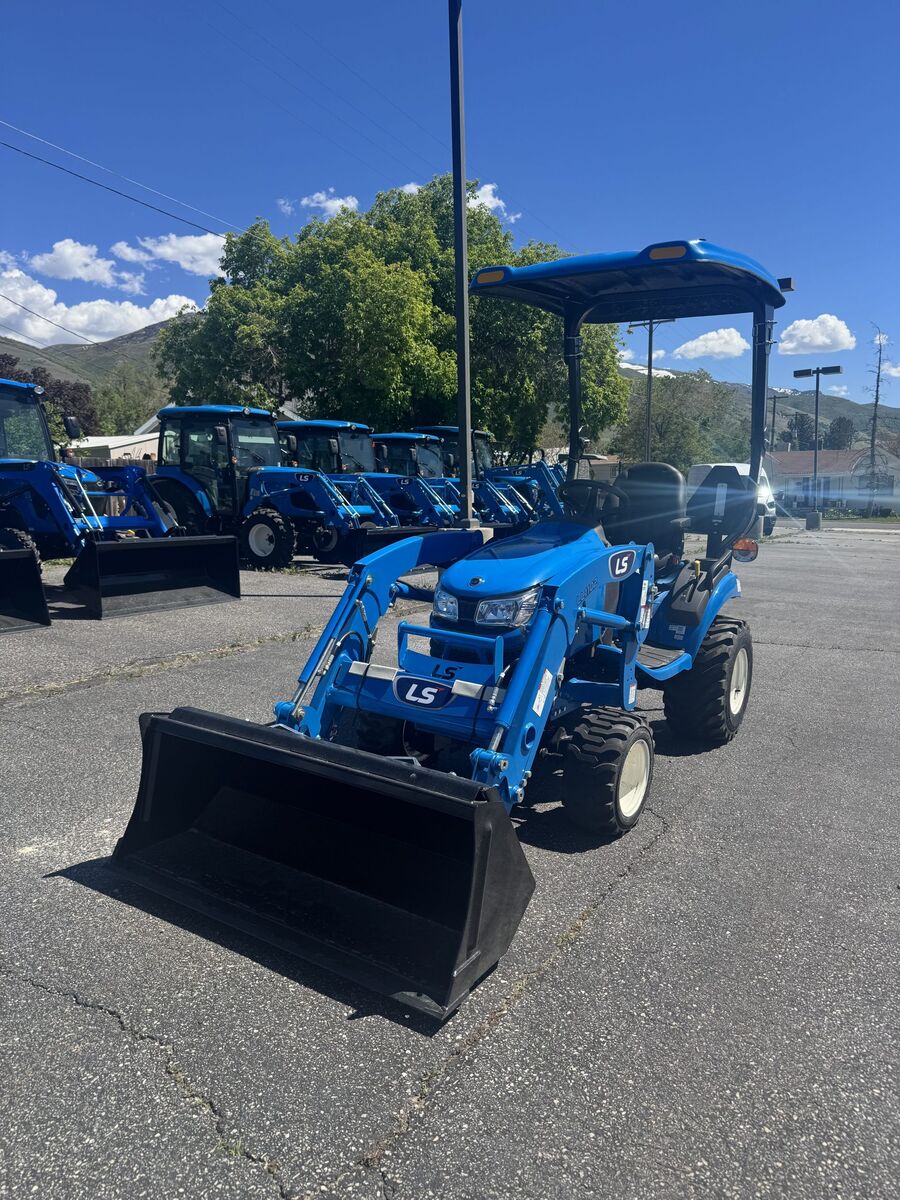 MT125 with Loader and Canopy