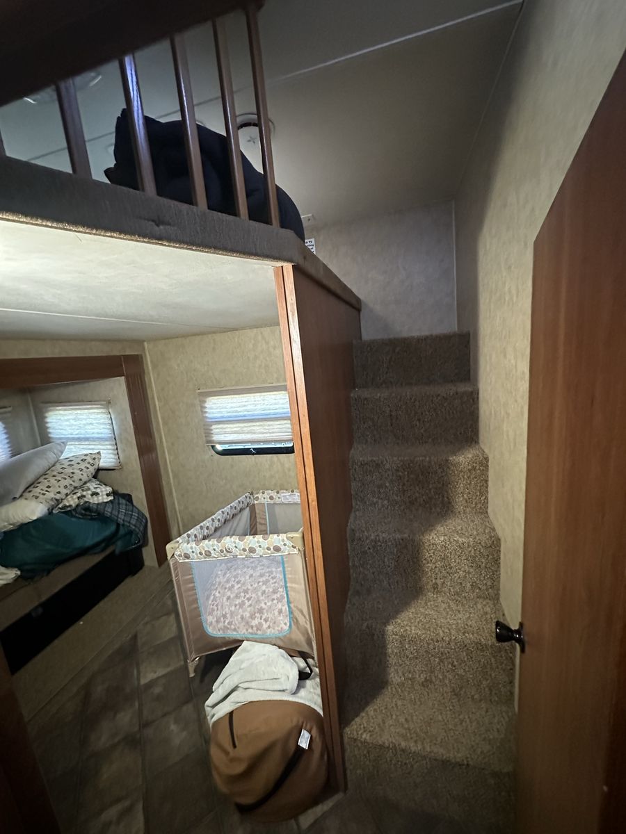 Main image 7