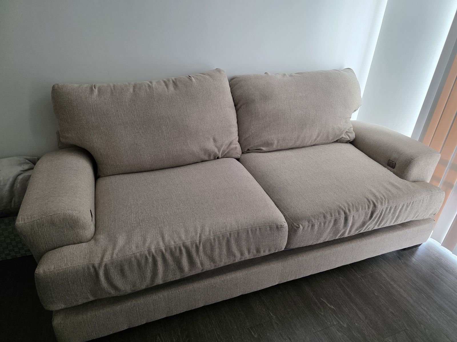 Main image 3