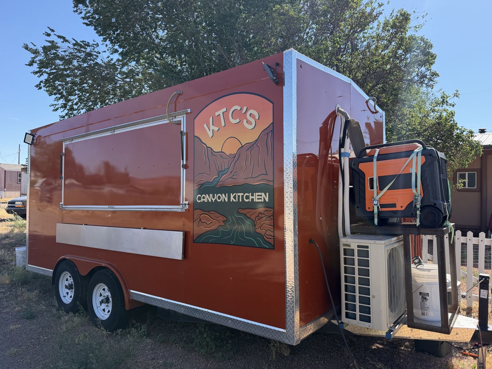 Like new Food Truck / Concession Trailer w/ Grill, Fryer, & AC Unit OBO