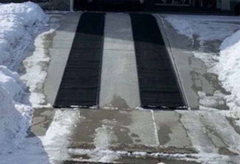 Driveway heat Trax Snow/ice Melting Traction Pads