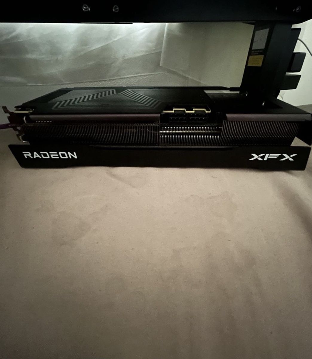 580 FIRM XFX Radeon RX Series Graphics Card & Corsair RM650x PSU