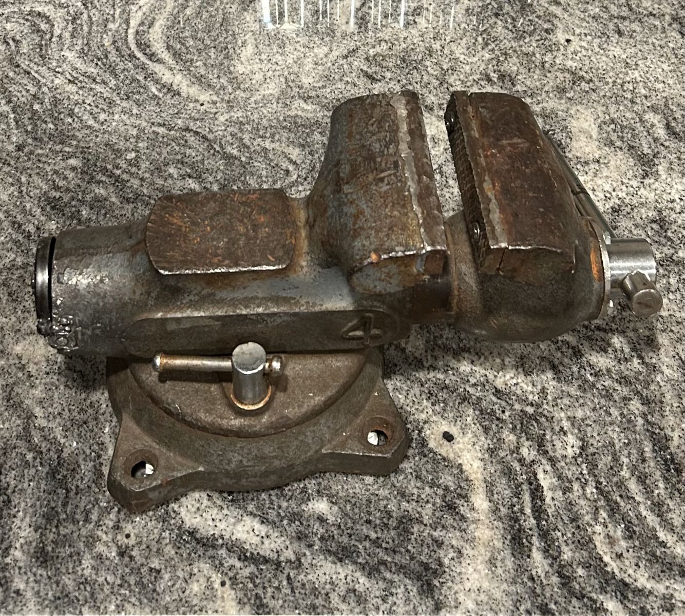 Vintage Duracraft 4” Inch Bullet Vise