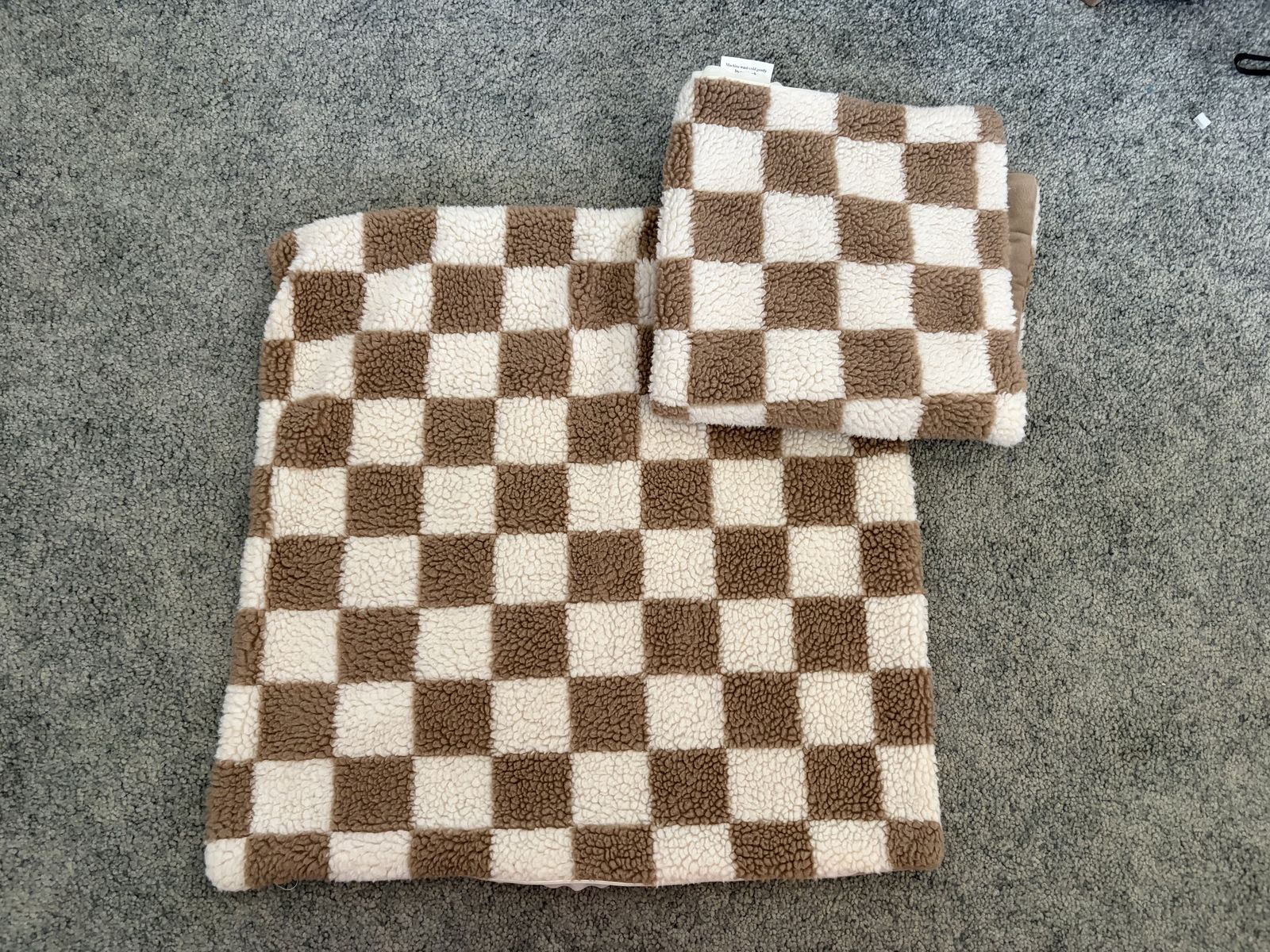 Checkered Sherpa