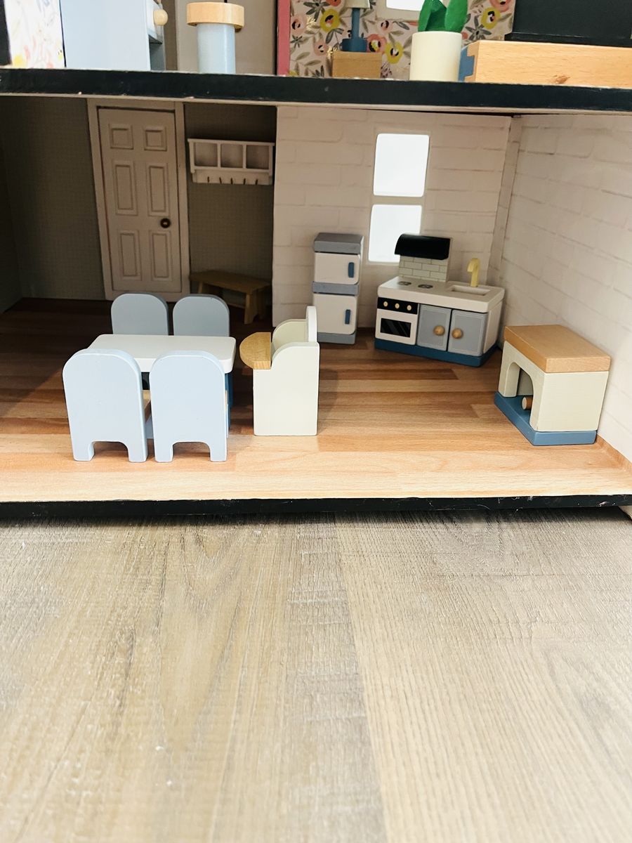 Main image 11