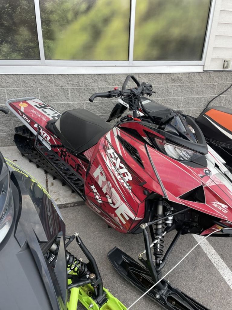2019 Arctic Cat® M 8000 Mountain Cat 153"