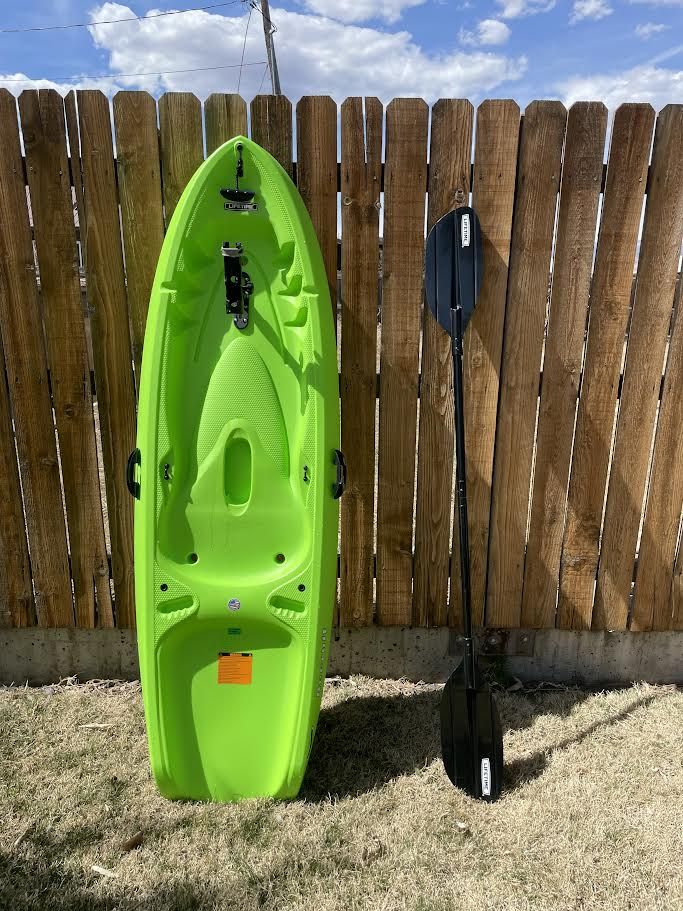 Lifetime Wave 6' Youth Kayak Includes Paddle And Fishing Setup