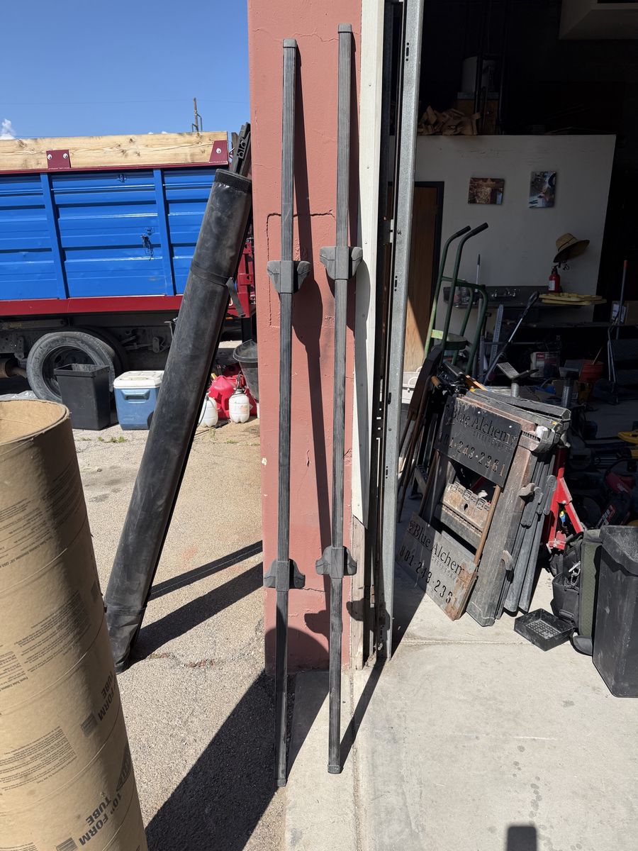 Thule 79” cross bars with half the feet