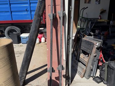 Thule 79” cross bars with half the feet